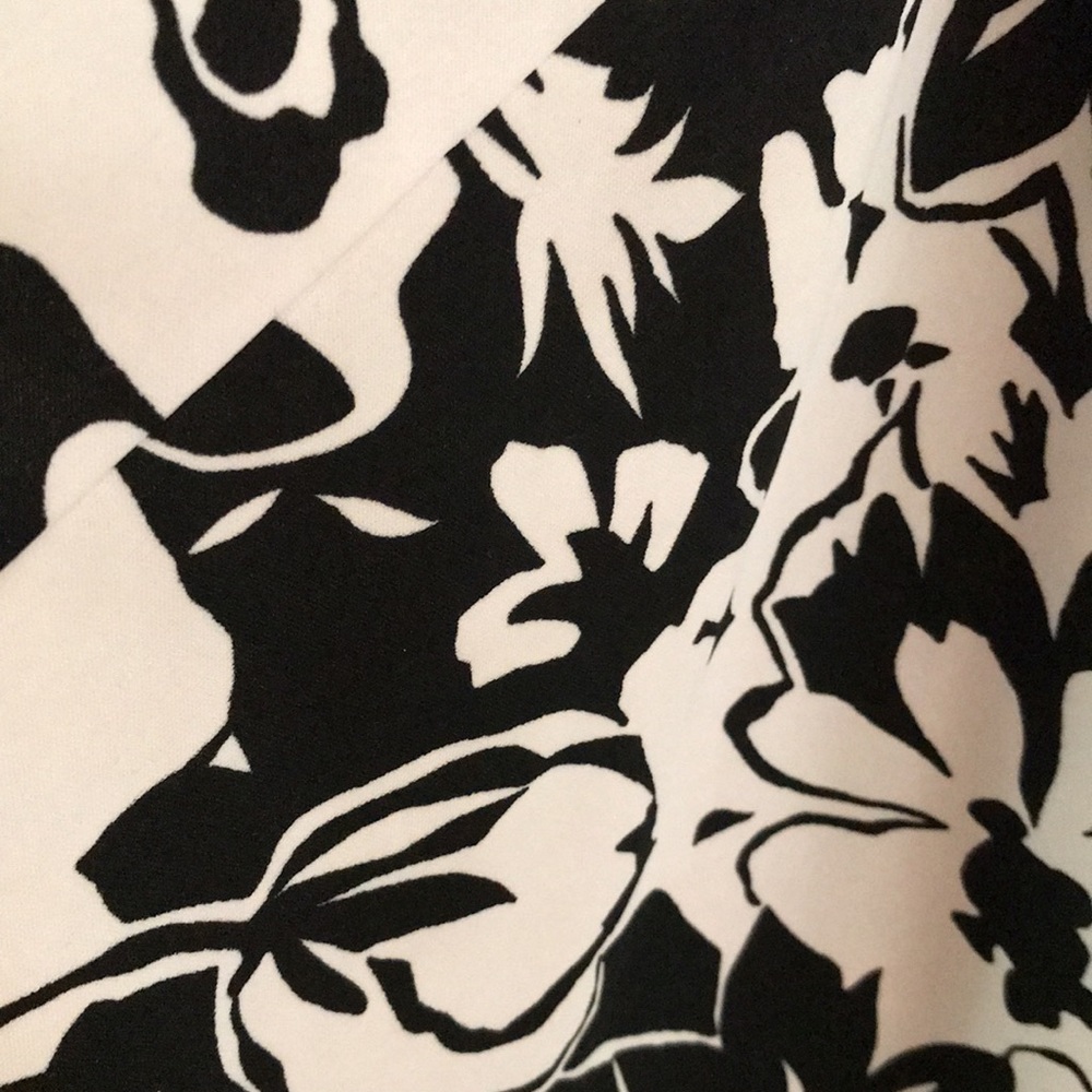 ❤️Black and white skirt - Picture 4 of 4